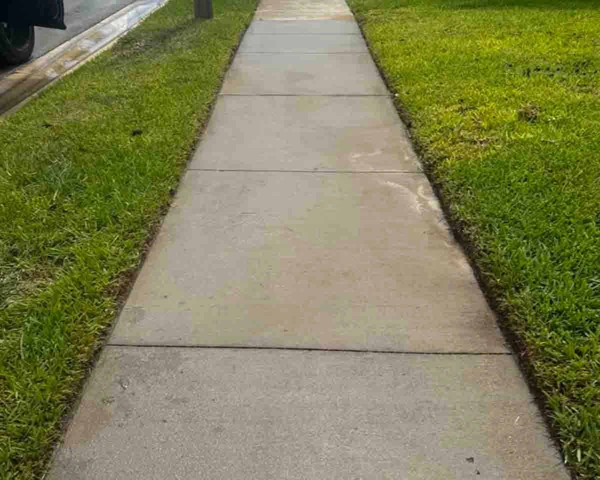 Driveway cleaning in Celebration FL