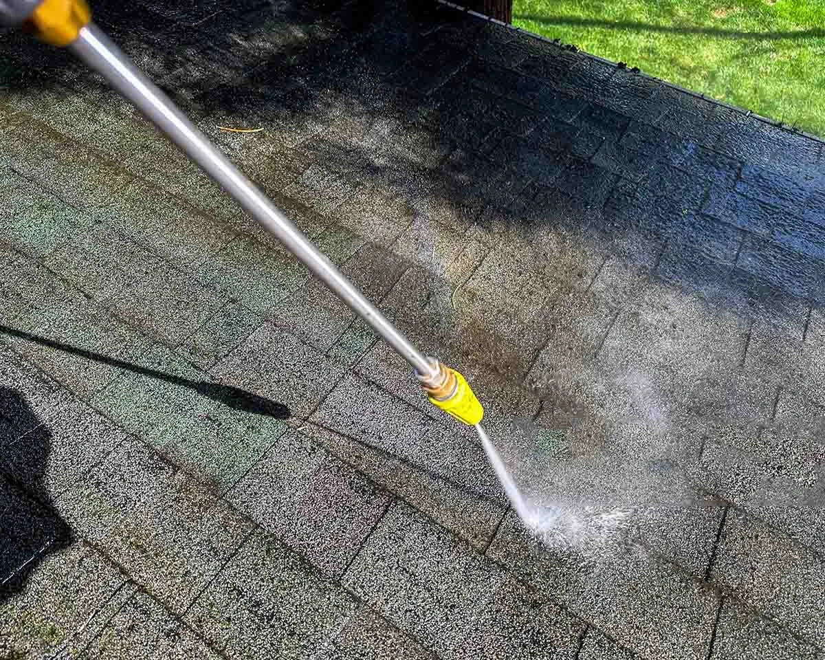 Roof cleaning in Celebration FL